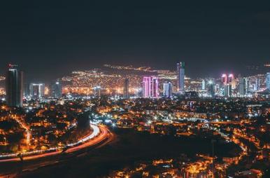 momo Debet