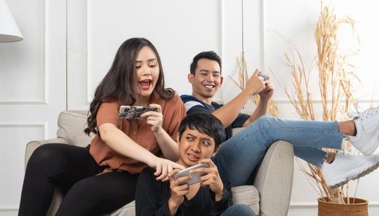 momo Debet